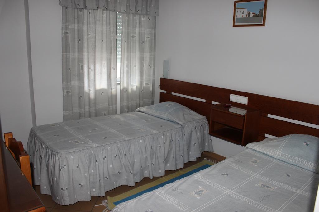 Dom Fernando I Hotell Loulé Rum bild