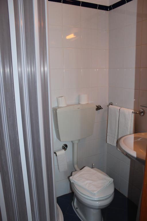 Dom Fernando I Hotell Loulé Rum bild