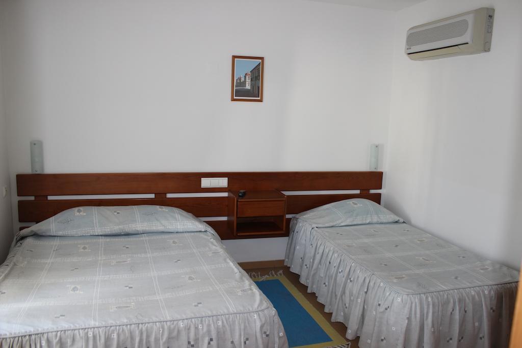 Dom Fernando I Hotell Loulé Rum bild