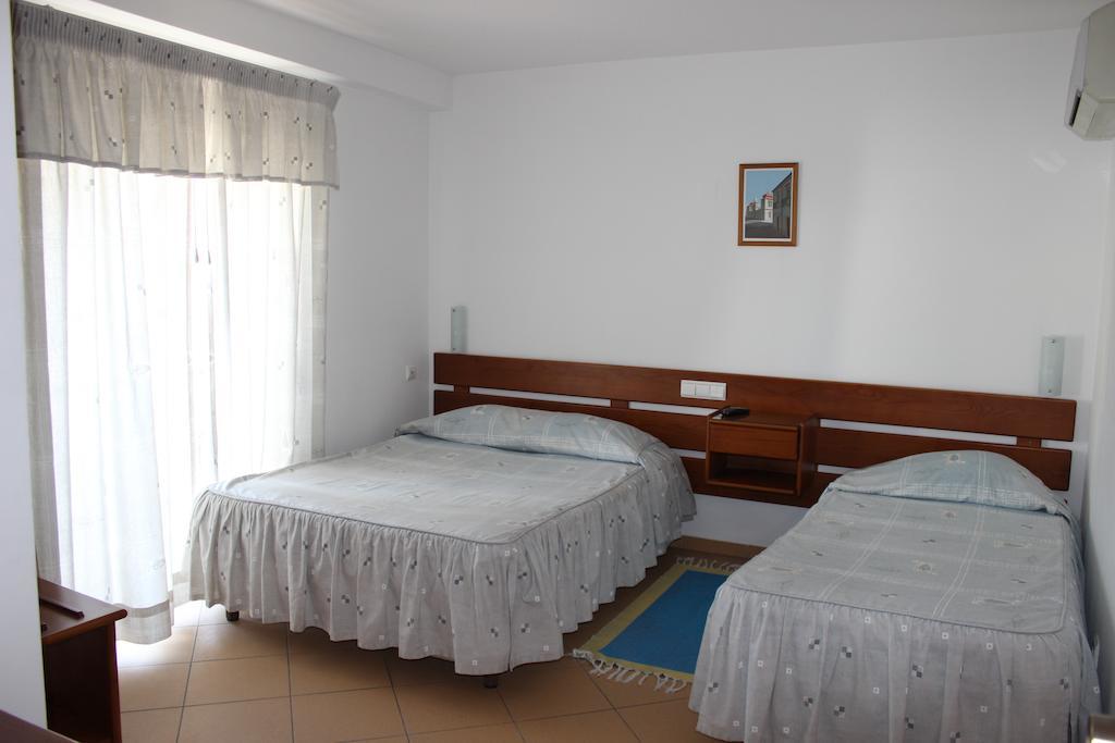 Dom Fernando I Hotell Loulé Rum bild