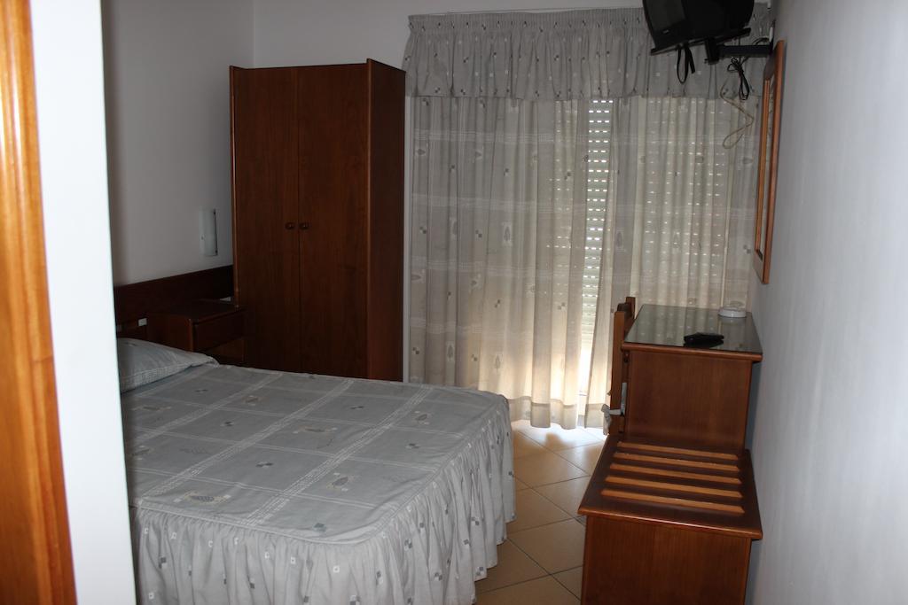 Dom Fernando I Hotell Loulé Rum bild